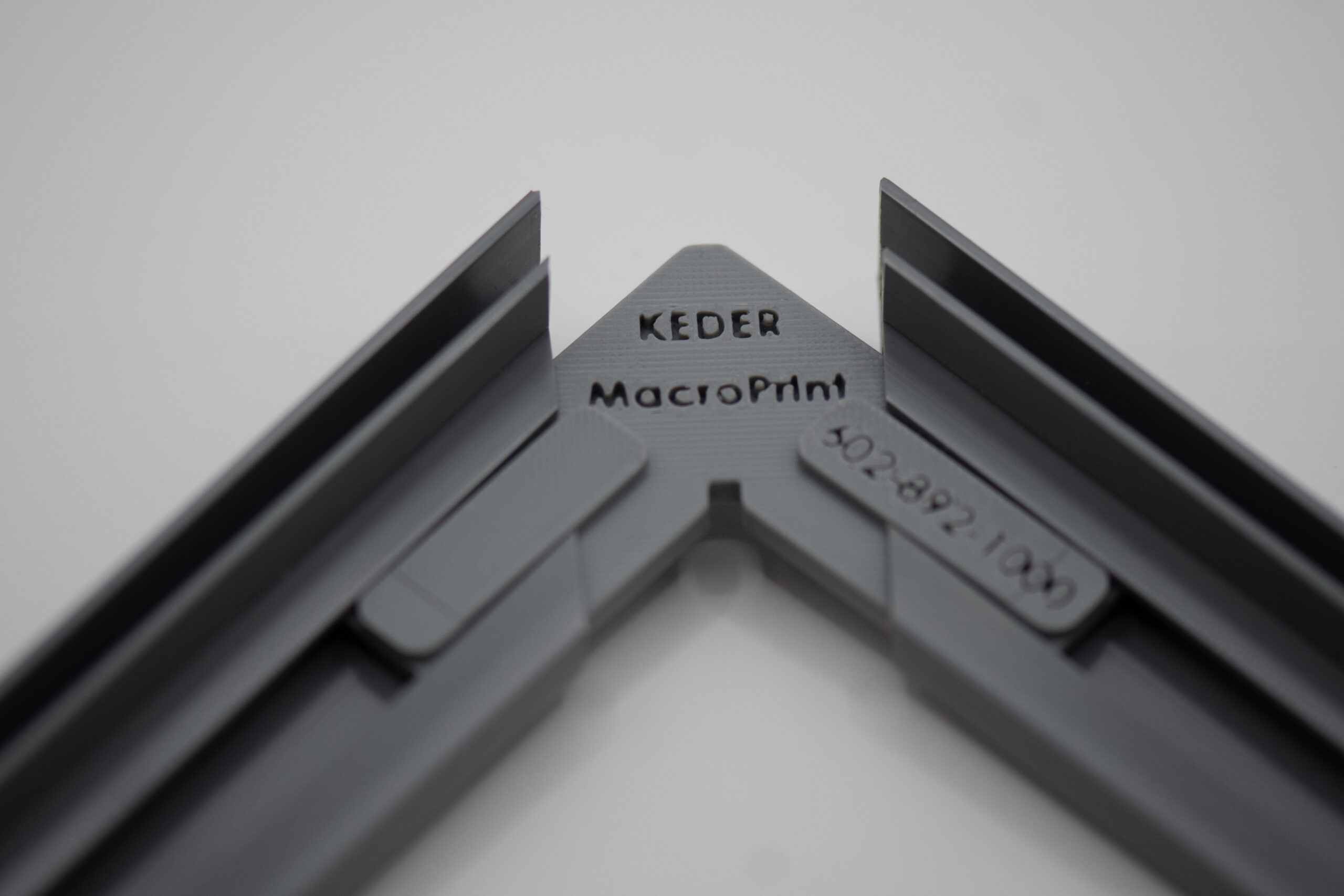 SEG Track by Keder Macroprint